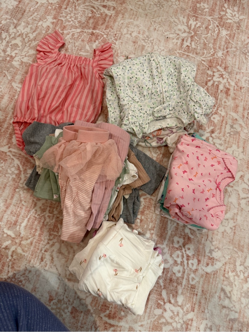 BUNDLE OF NEWBORN CLOTHES